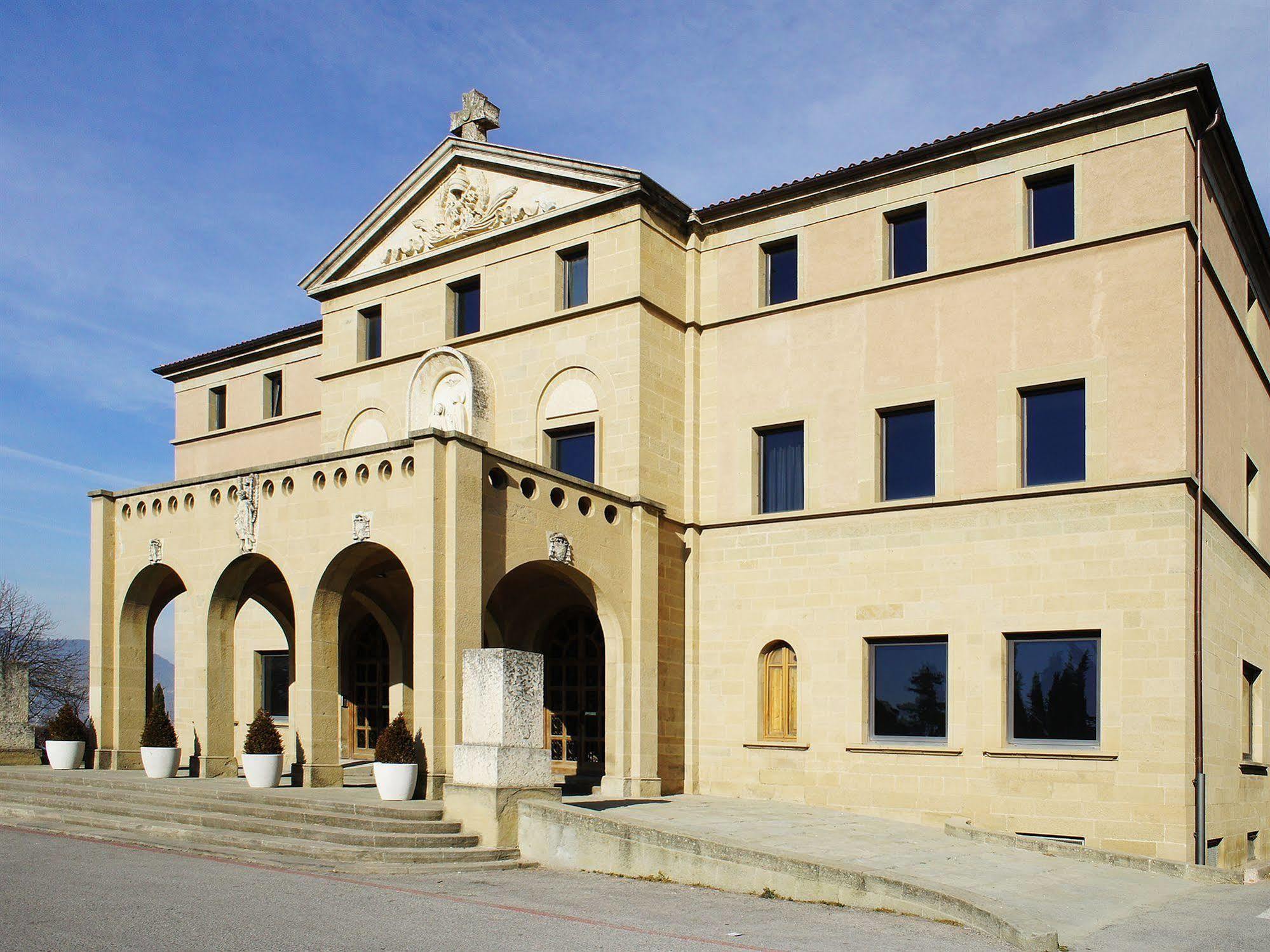 Seminari Allotjaments Vic Exterior foto
